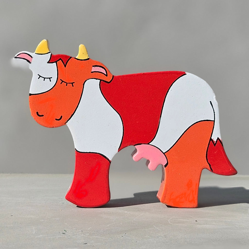 Magnetic Cow Play Figure