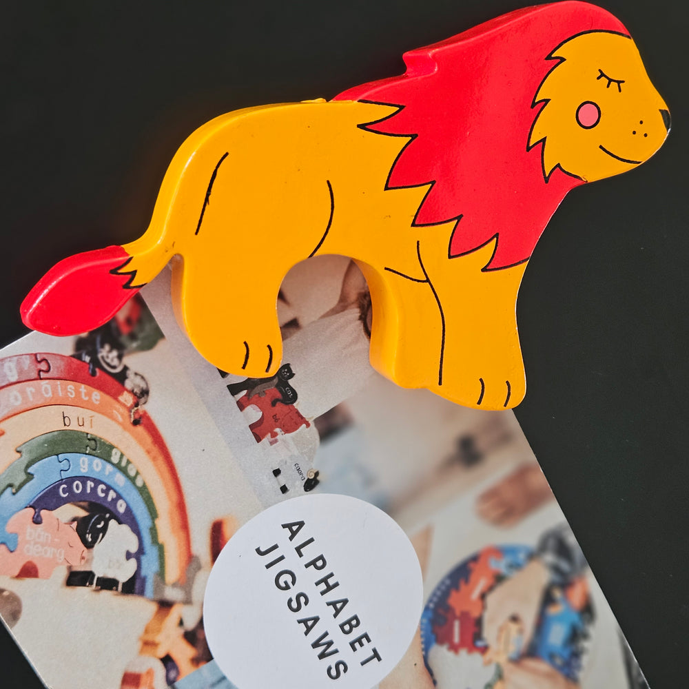 Magnetic Lion Play Figure