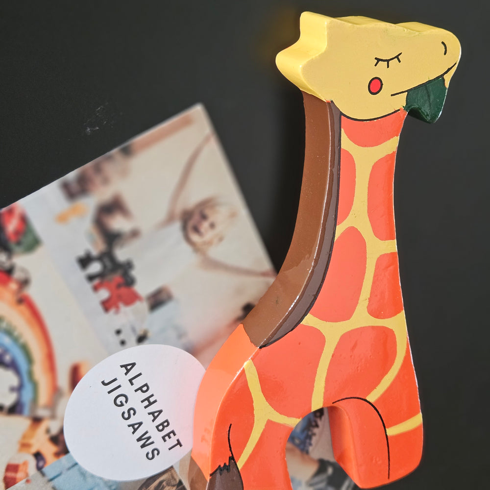 Magnetic Giraffe Play Figure